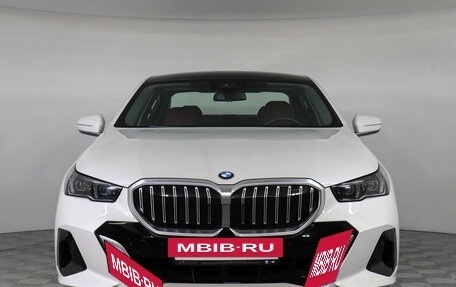 BMW 5 серия, 2025 год, 6 599 000 рублей, 4 фотография