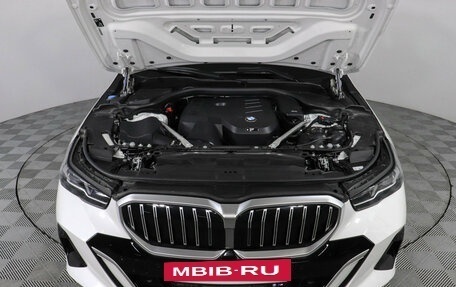 BMW 5 серия, 2025 год, 6 599 000 рублей, 10 фотография