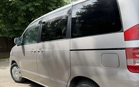 Toyota Noah III, 2002 год, 710 000 рублей, 11 фотография