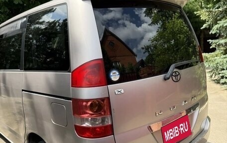 Toyota Noah III, 2002 год, 710 000 рублей, 8 фотография