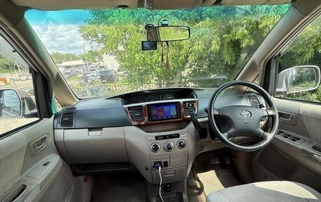 Toyota Noah III, 2002 год, 710 000 рублей, 17 фотография