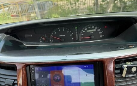 Toyota Noah III, 2002 год, 710 000 рублей, 18 фотография