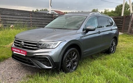 Volkswagen Tiguan II, 2021 год, 3 500 000 рублей, 2 фотография