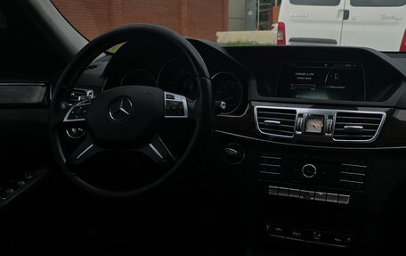 Mercedes-Benz E-Класс, 2015 год, 1 650 000 рублей, 4 фотография