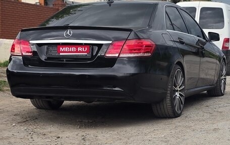 Mercedes-Benz E-Класс, 2015 год, 1 650 000 рублей, 6 фотография