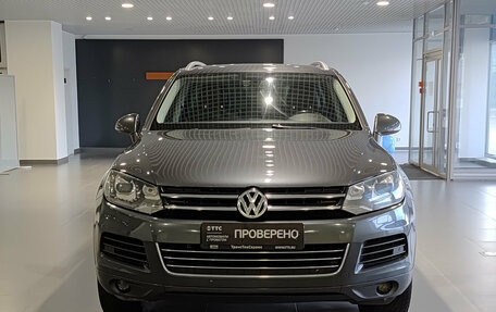 Volkswagen Touareg III, 2013 год, 1 850 000 рублей, 2 фотография