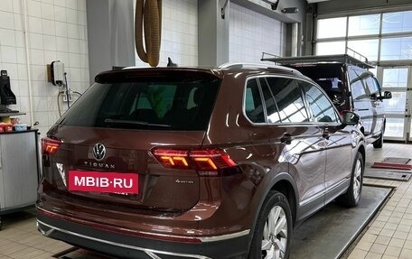 Volkswagen Tiguan II, 2021 год, 3 690 000 рублей, 3 фотография