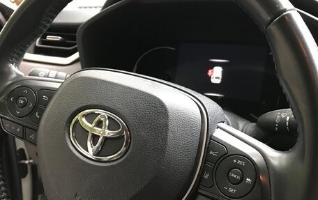 Toyota RAV4, 2022 год, 3 300 000 рублей, 9 фотография