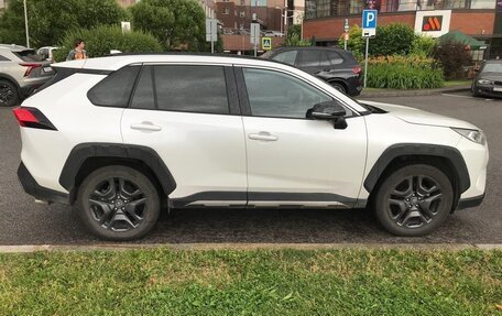 Toyota RAV4, 2022 год, 3 300 000 рублей, 5 фотография