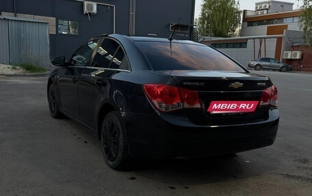 Chevrolet Cruze II, 2010 год, 650 000 рублей, 4 фотография