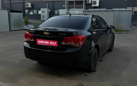 Chevrolet Cruze II, 2010 год, 650 000 рублей, 3 фотография