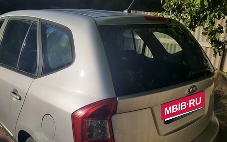 KIA Carens III (RP), 2010 год, 690 000 рублей, 3 фотография