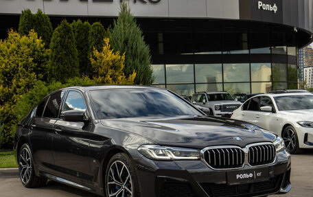 BMW 5 серия, 2020 год, 6 128 000 рублей, 2 фотография