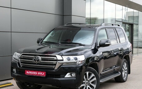 Toyota Land Cruiser 200, 2017 год, 5 898 000 рублей, 1 фотография