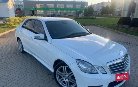 Mercedes-Benz E-Класс, 2013 год, 1 490 000 рублей, 6 фотография