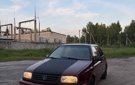 Volkswagen Vento, 1992 год, 120 000 рублей, 2 фотография