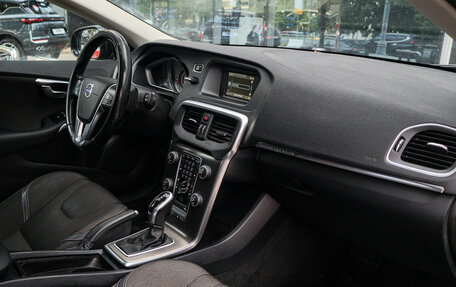 Volvo V40 II рестайлинг, 2014 год, 1 000 000 рублей, 8 фотография