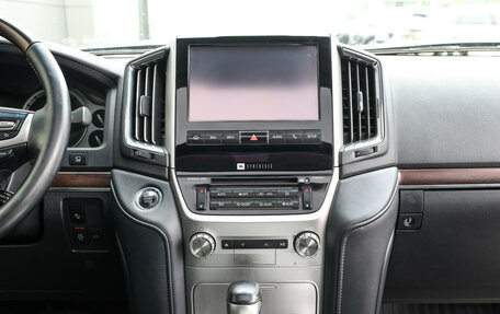 Toyota Land Cruiser 200, 2017 год, 5 898 000 рублей, 16 фотография