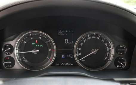 Toyota Land Cruiser 200, 2017 год, 5 898 000 рублей, 14 фотография