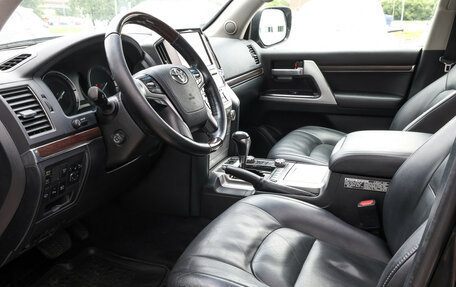 Toyota Land Cruiser 200, 2017 год, 5 898 000 рублей, 17 фотография