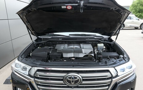 Toyota Land Cruiser 200, 2017 год, 5 898 000 рублей, 10 фотография