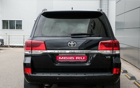 Toyota Land Cruiser 200, 2017 год, 5 898 000 рублей, 7 фотография