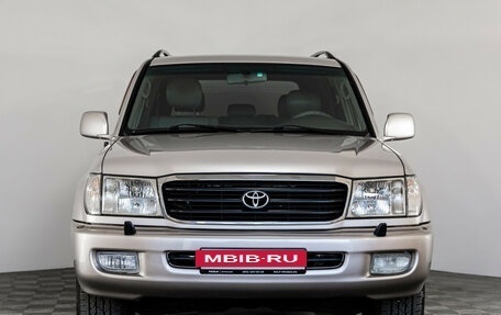 Toyota Land Cruiser 100 рестайлинг 2, 1999 год, 1 999 000 рублей, 2 фотография