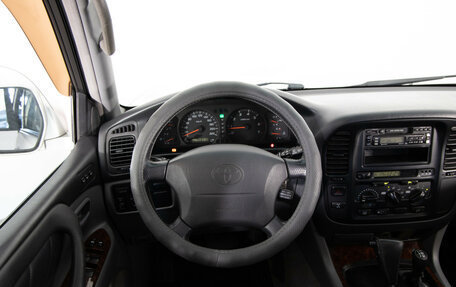 Toyota Land Cruiser 100 рестайлинг 2, 1999 год, 1 999 000 рублей, 11 фотография