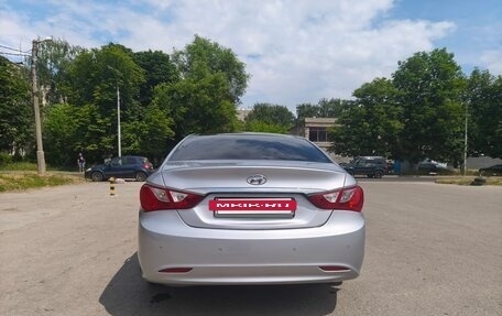 Hyundai Sonata VI, 2010 год, 870 000 рублей, 3 фотография