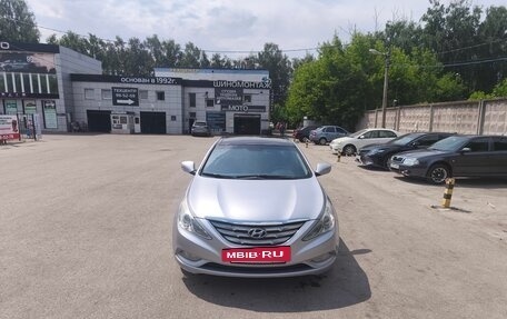 Hyundai Sonata VI, 2010 год, 870 000 рублей, 2 фотография