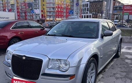 Chrysler 300C II, 2004 год, 1 300 000 рублей, 2 фотография