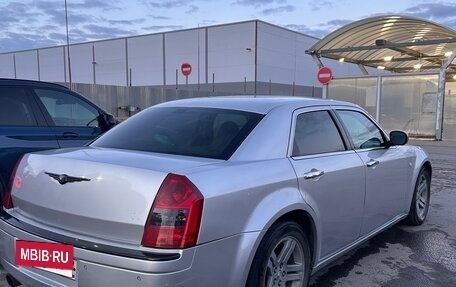 Chrysler 300C II, 2004 год, 1 300 000 рублей, 4 фотография
