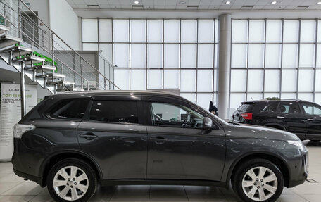 Mitsubishi Outlander III рестайлинг 3, 2014 год, 1 300 000 рублей, 4 фотография
