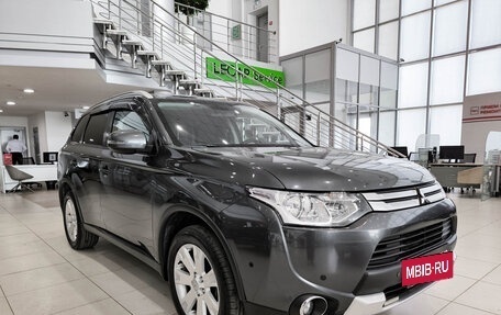 Mitsubishi Outlander III рестайлинг 3, 2014 год, 1 300 000 рублей, 3 фотография