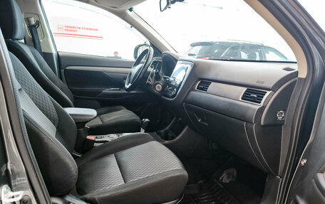 Mitsubishi Outlander III рестайлинг 3, 2014 год, 1 300 000 рублей, 11 фотография