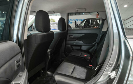 Mitsubishi Outlander III рестайлинг 3, 2014 год, 1 300 000 рублей, 12 фотография