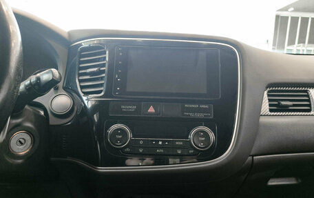 Mitsubishi Outlander III рестайлинг 3, 2014 год, 1 300 000 рублей, 15 фотография