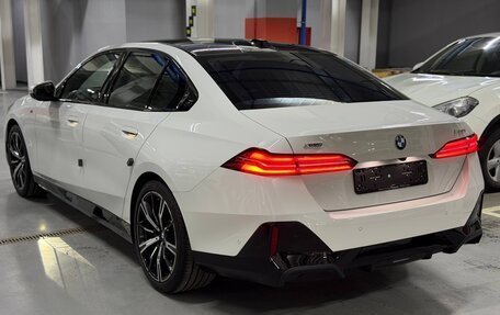 BMW 5 серия, 2025 год, 9 000 000 рублей, 11 фотография