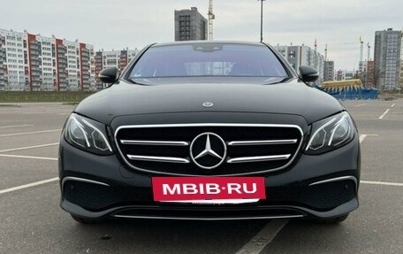 Mercedes-Benz E-Класс, 2019 год, 3 000 000 рублей, 6 фотография