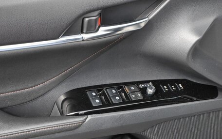 Toyota Camry, 2018 год, 3 190 000 рублей, 15 фотография