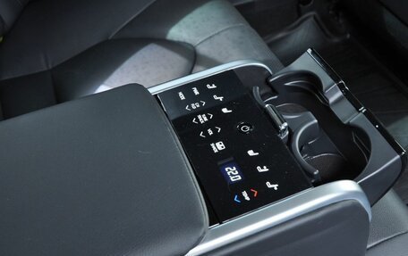 Toyota Camry, 2018 год, 3 190 000 рублей, 17 фотография