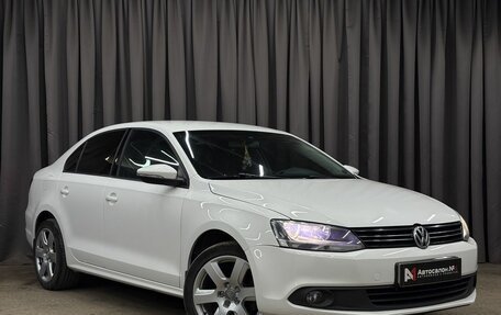 Volkswagen Jetta VI, 2012 год, 849 777 рублей, 3 фотография