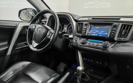 Toyota RAV4, 2017 год, 2 250 000 рублей, 13 фотография