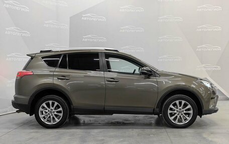 Toyota RAV4, 2017 год, 2 250 000 рублей, 6 фотография