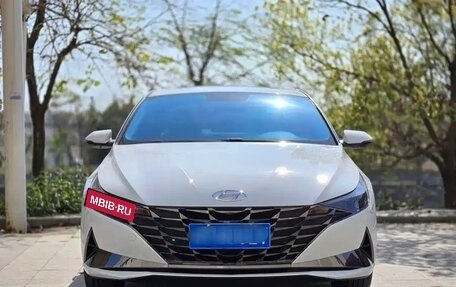 Hyundai Elantra, 2022 год, 1 050 000 рублей, 2 фотография