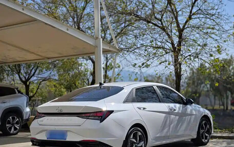 Hyundai Elantra, 2022 год, 1 050 000 рублей, 4 фотография