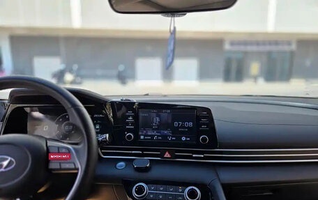 Hyundai Elantra, 2022 год, 1 050 000 рублей, 7 фотография
