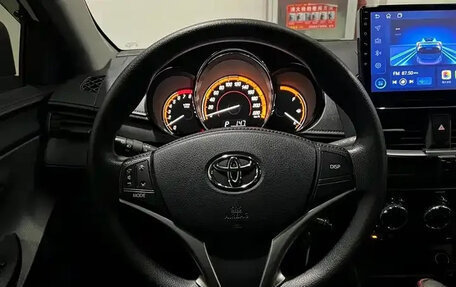 Toyota Yaris XP150 рестайлинг, 2022 год, 1 240 000 рублей, 7 фотография