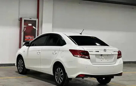 Toyota Yaris XP150 рестайлинг, 2022 год, 1 240 000 рублей, 2 фотография