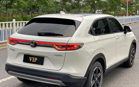 Honda Vezel, 2023 год, 1 415 000 рублей, 6 фотография